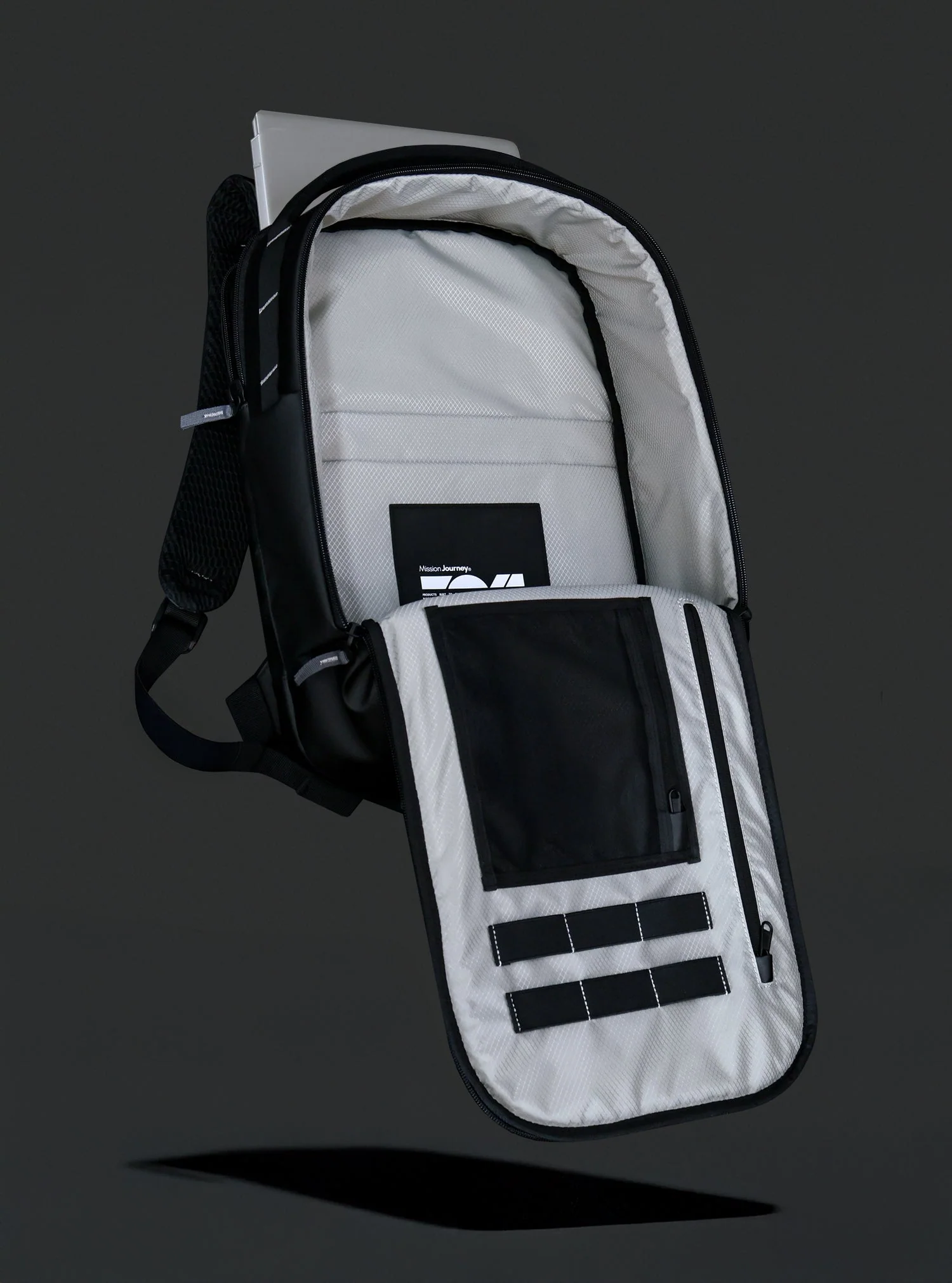 3064™ Daypack 22L - Image 11
